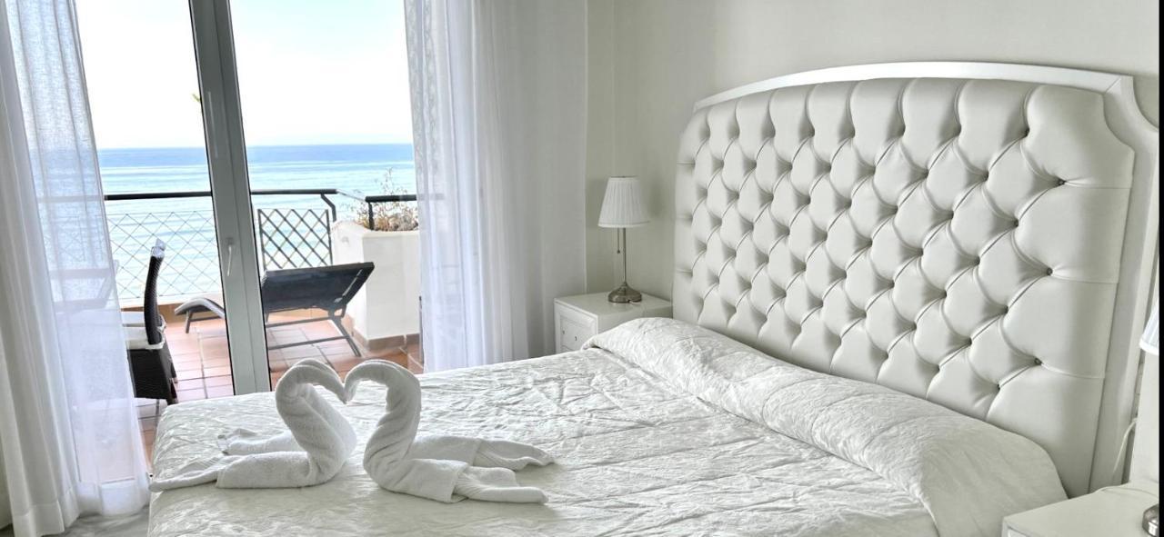 Mi Capricho A16 Beachfront Apartment Sitio de Calahonda Eksteriør billede