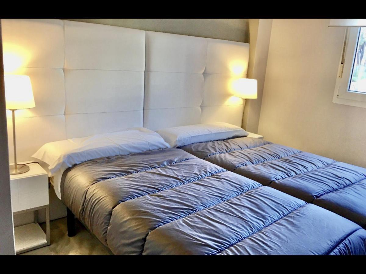 Mi Capricho A16 Beachfront Apartment Sitio de Calahonda Eksteriør billede