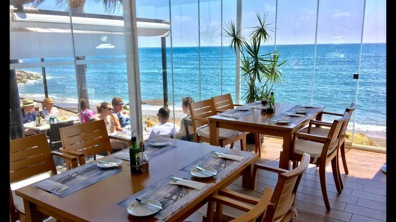 Mi Capricho A16 Beachfront Apartment Sitio de Calahonda Eksteriør billede